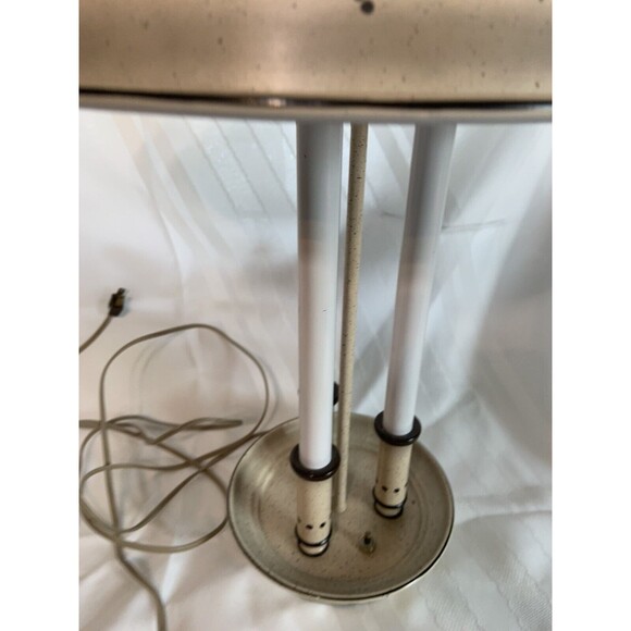 Vintage Beige Gold Bouillotte Style Tole Lamp + Shade Underwriter’s Laboratories - Picture 6 of 12